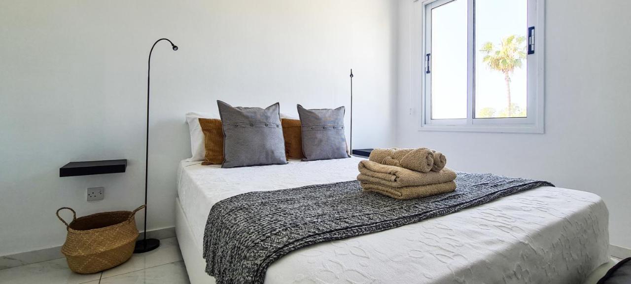 Appartement Phaedrus Living - Seaside Executive Flat Harbour 206 à Paphos Extérieur photo